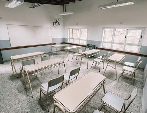 Inauguran tres aulas en una escuela de Loma Verde 