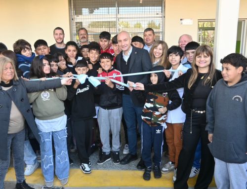 Inauguran aulas, suman ambulancias y mejoran hospitales