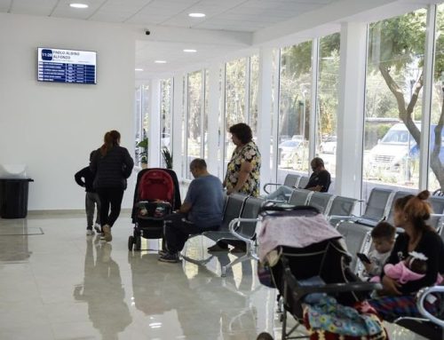 Municipio atribuye “la presión” en los centros de salud al ajuste nacional